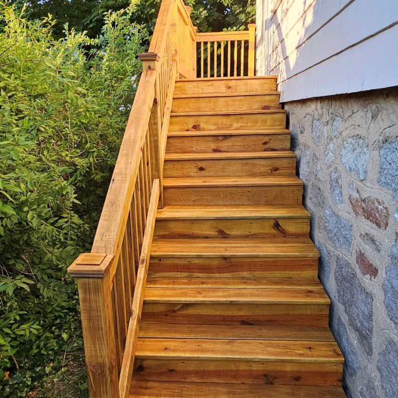 Deck Staining in Eastland&nbsp;Rd-Boston